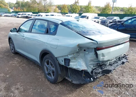 2025 Kia K4 Lxs z USA, uszkodzony, nr VIN 3KPFT4DE1SE045795